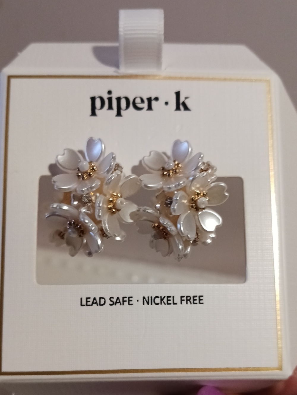 Piper K ⚜️Pearl Floral & Goldtone Accent Earrings 🌼Elegant! ⚜️🌼⚜️
